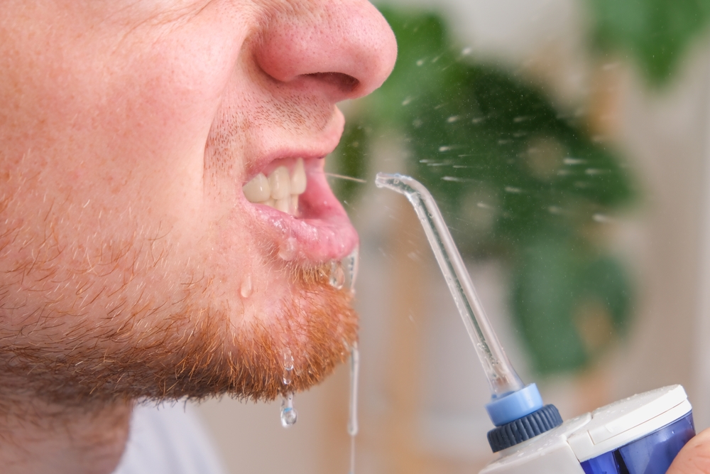 Water-Flossers-vs.-Traditional-Flossing-Pros-and-Cons.jpg